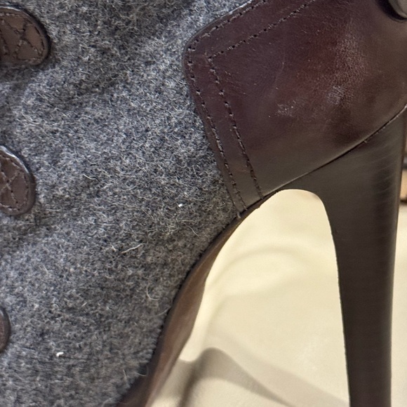 Tory Burch lace up gray and brown leather ankle boots - Picture 6 of 14